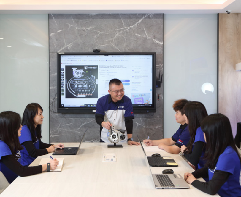 曼巴科技相當重視人才培育，陳峻維以手把手培訓方式逐步完善跨境電商團隊。